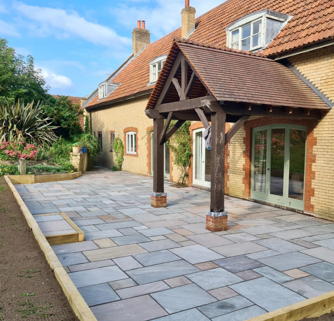 Indian sandstone patio, sandstone paving, Indian sandstone paving