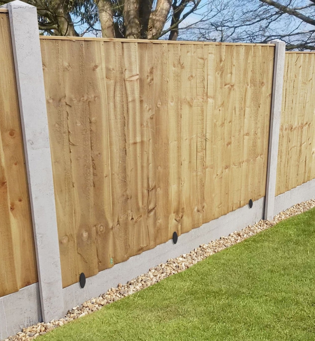 Feather edge fencing panels