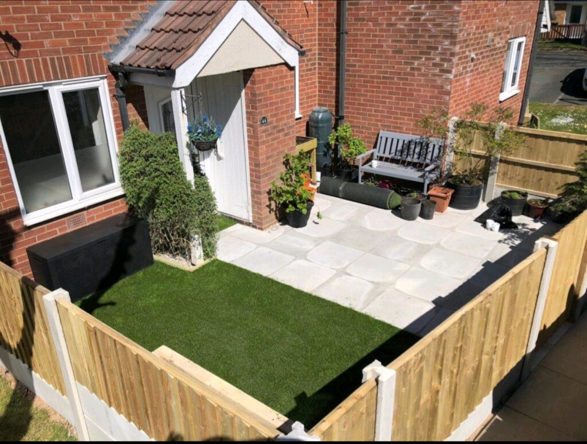 Artificial grass lawn